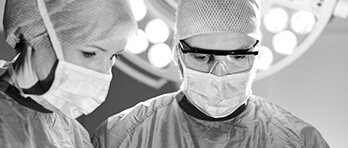 Brustkorrektur bei tublärer Brust – die Erfahrung des Operateurs zählt. Brustfehlbildung tubläre Brust oder Rüsselbrust bzw. Schlauchbrust
